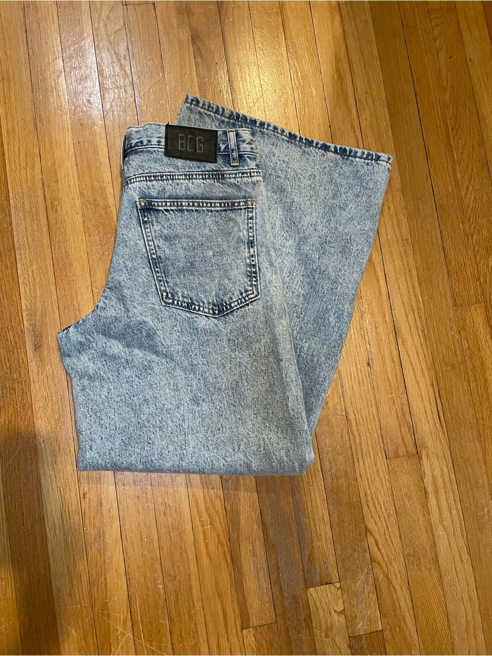 BDG Mid rise Wide-Leg Light Wash Denim Jeans